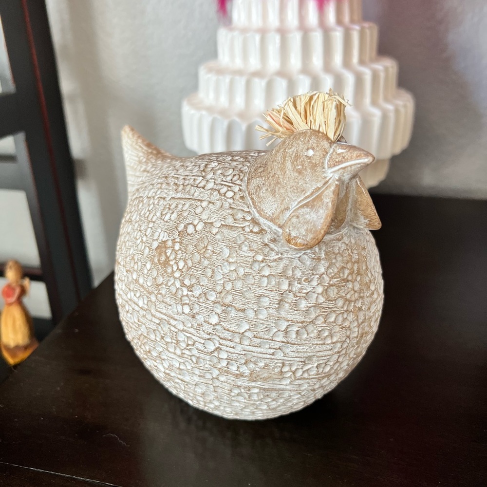 Ceramic Hen Decor